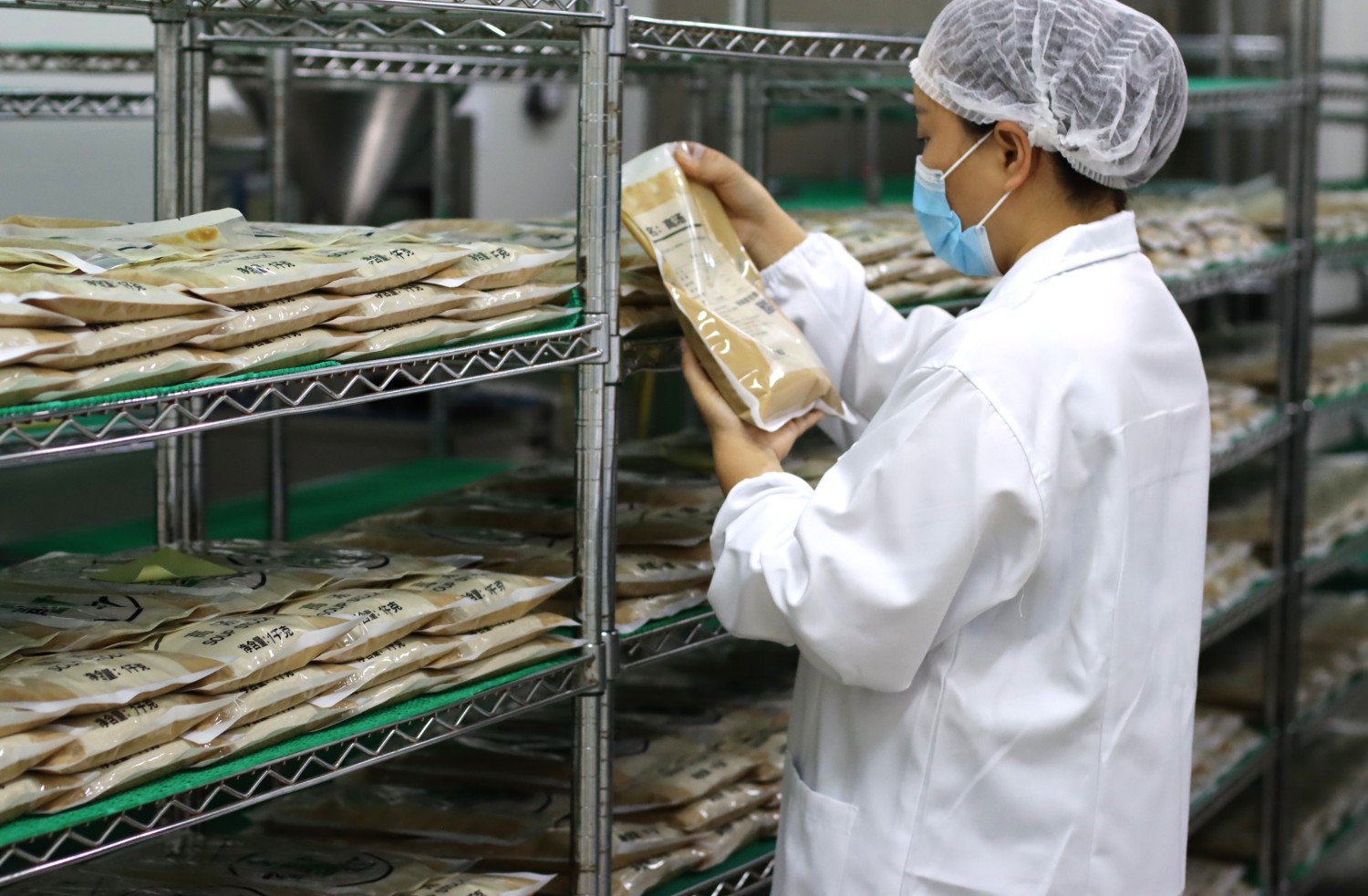 康德食品麻辣口味操作視頻-公司提供貼牌定制，免費(fèi)送技術(shù)的服務(wù)，開店無需大廚，簡易操作，快速標(biāo)準(zhǔn)化出餐
